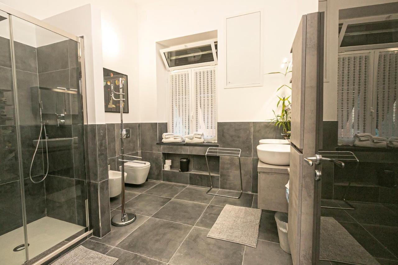 Apartment Le Papere In Centro - Downtown Ducks Genoa